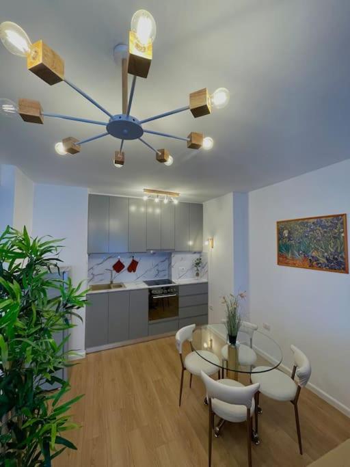 Studio Flat In The City Center Tirana Eksteriør billede